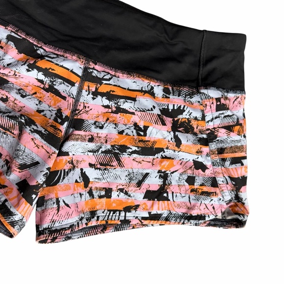 Lululemon Run Times Short II 4" Inversion Multi/Black Size 6 - Picture 4 of 8